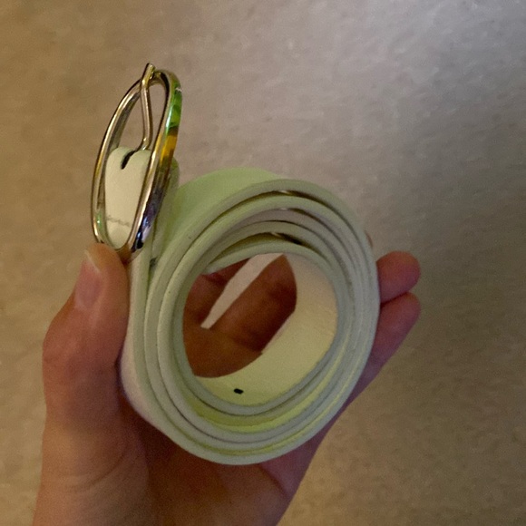 Accessories - White Belt Practically New